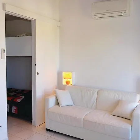 One-bedroom In Apartment